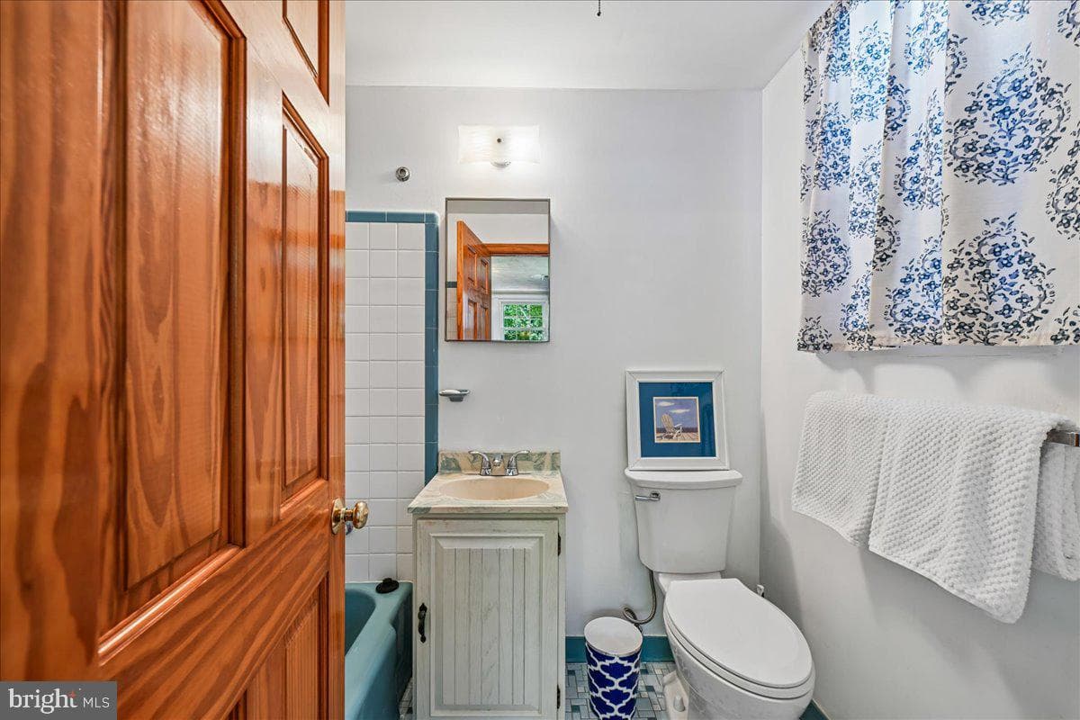 5643 Inverchapel Road photo 39