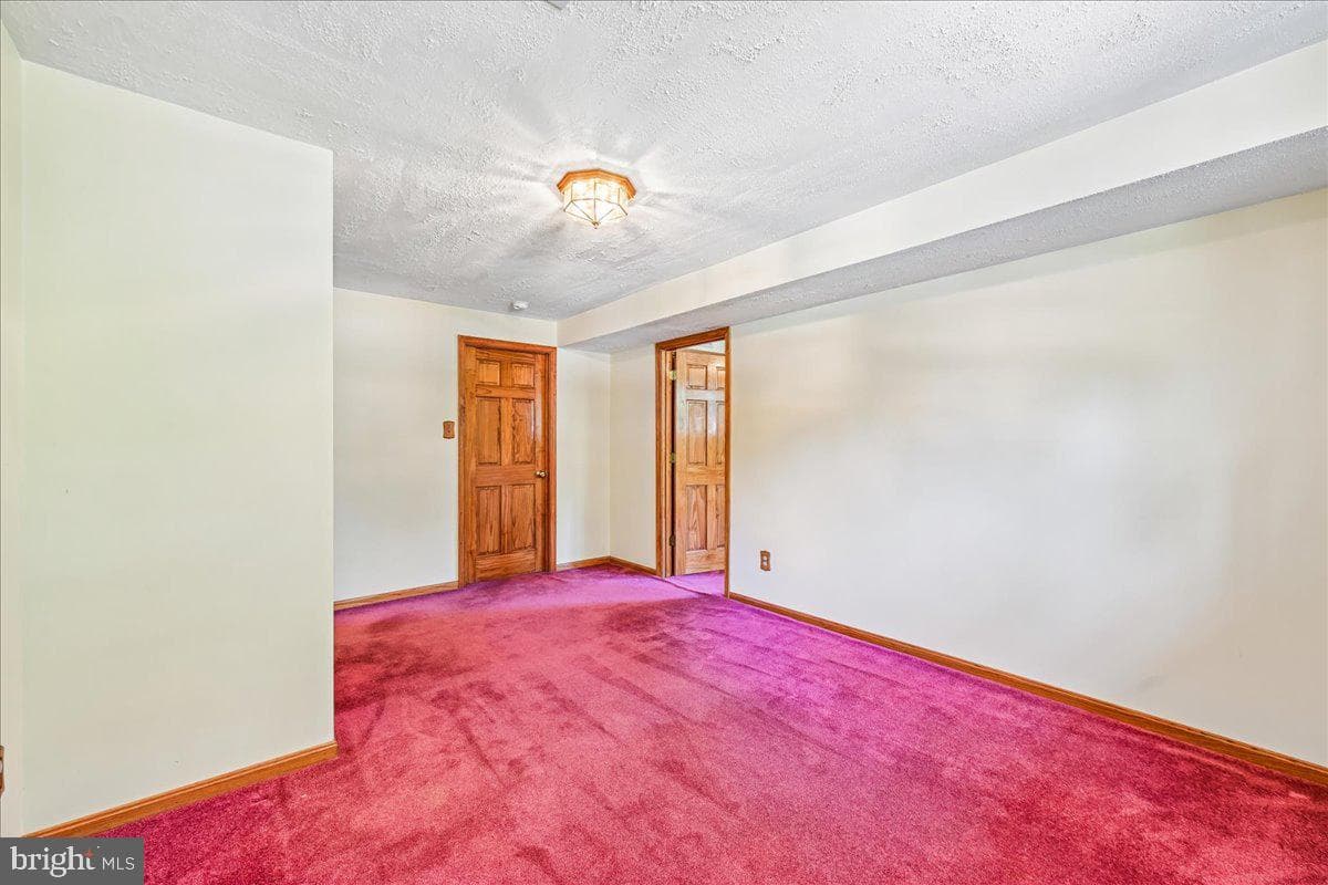 5643 Inverchapel Road photo 46