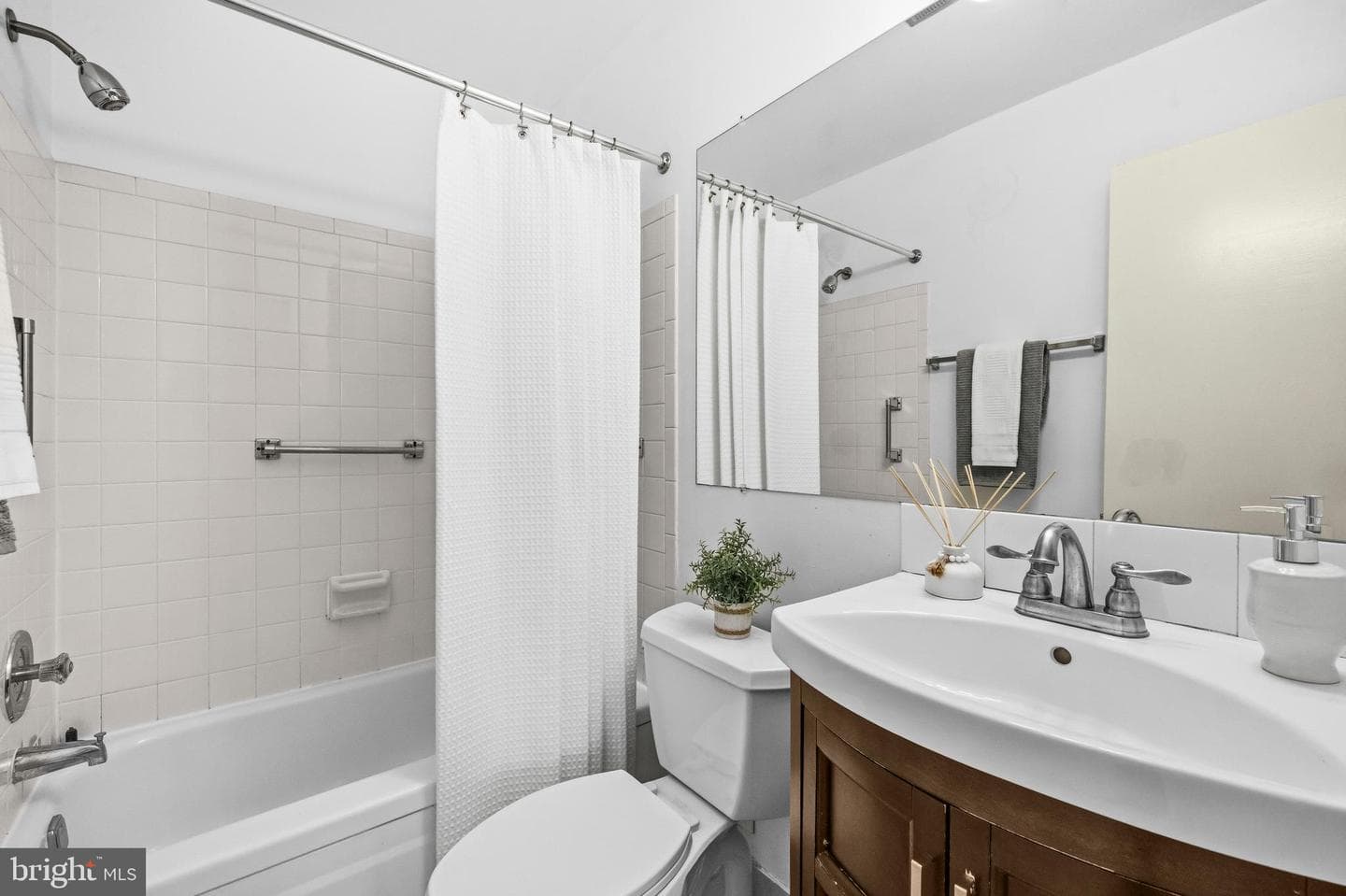 9822 Sweet Mint Drive photo 23