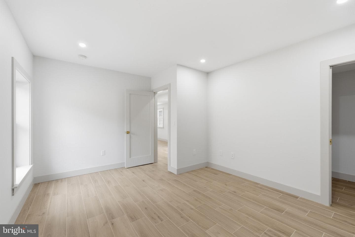 3220 Clayborne Avenue photo 22