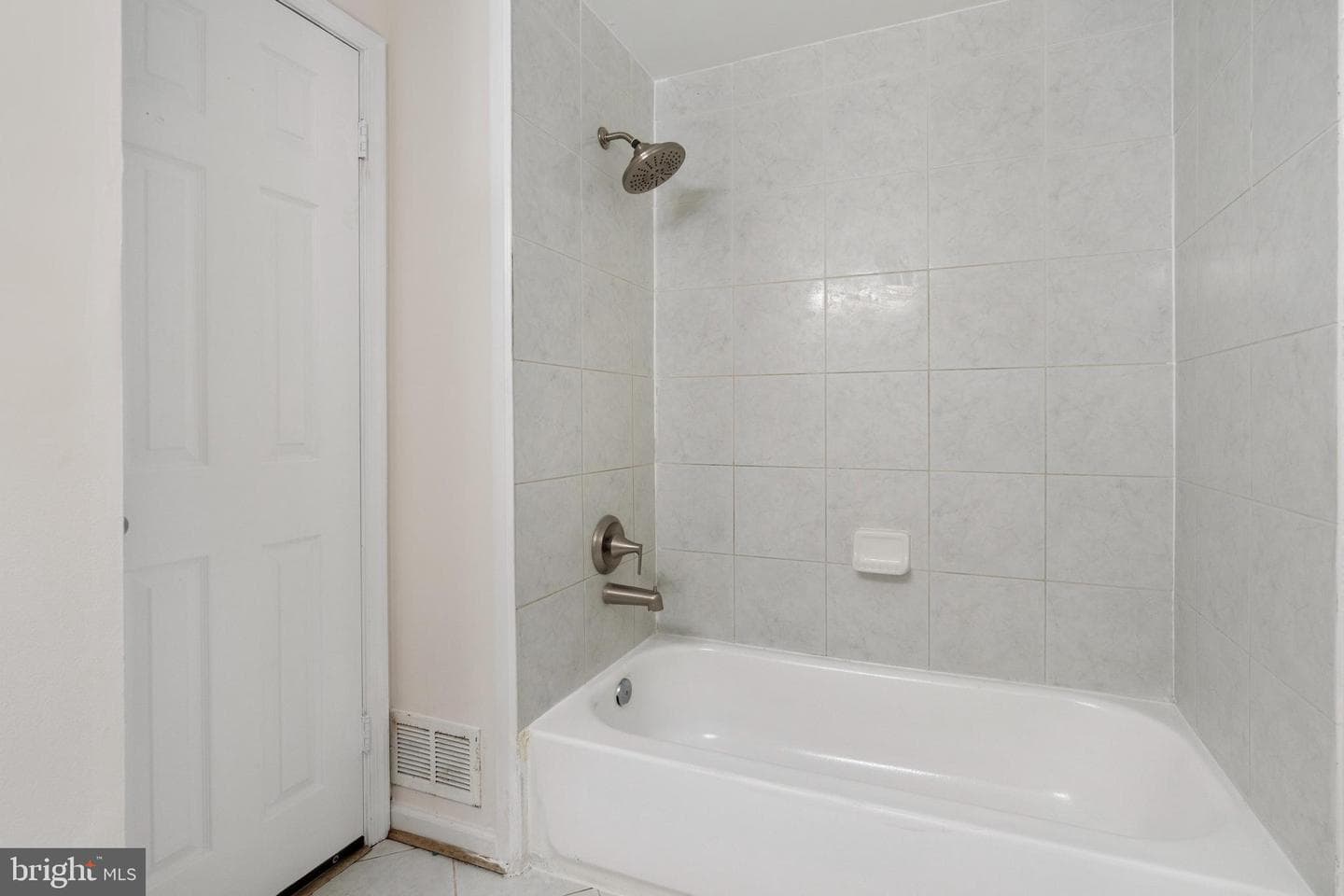 6117 Martins Landing Court photo 32