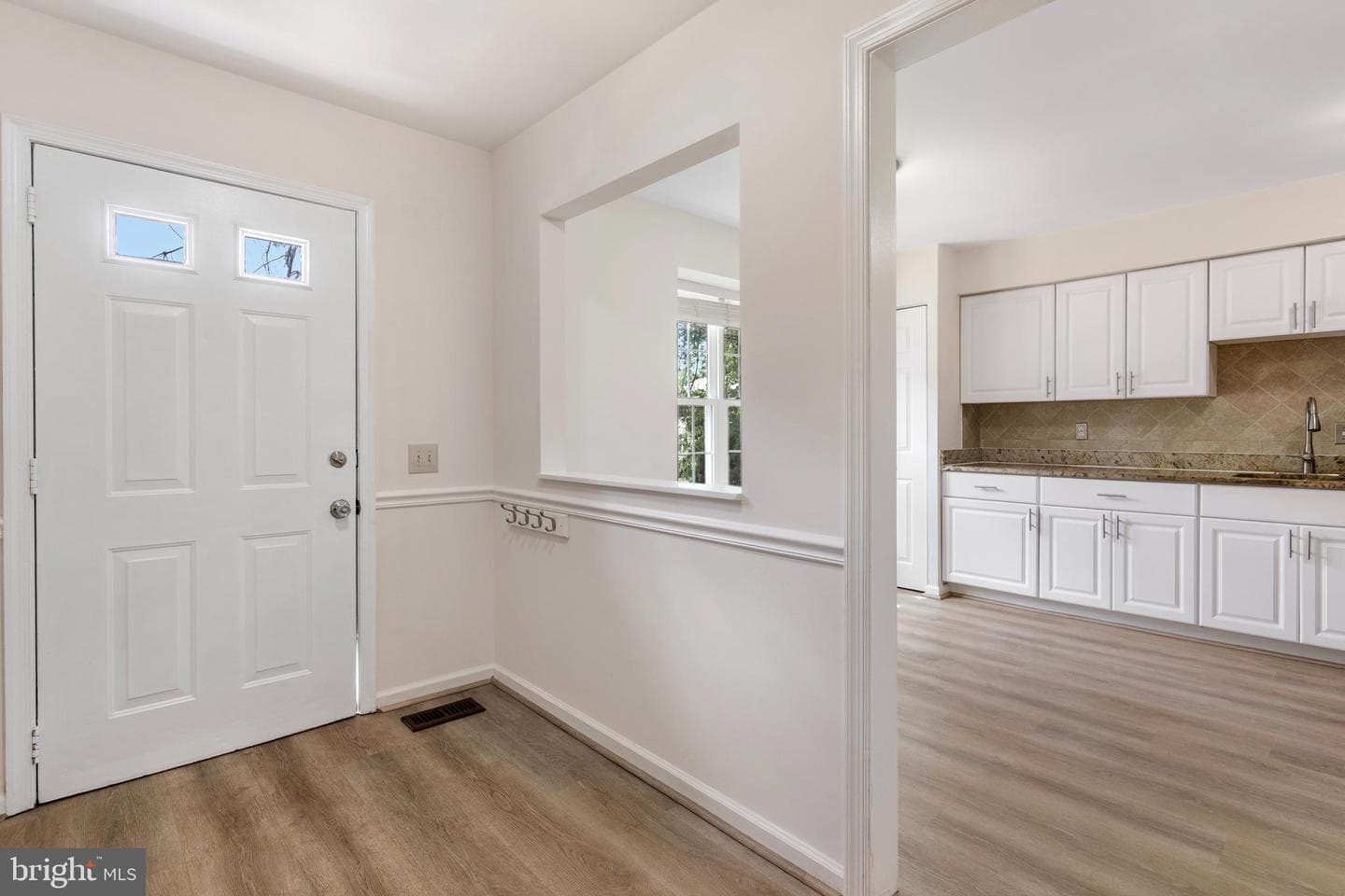 6117 Martins Landing Court photo 6