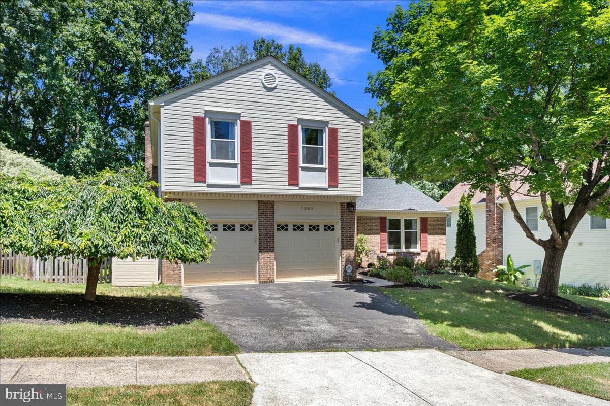 7588 Woodstown Drive photo 3