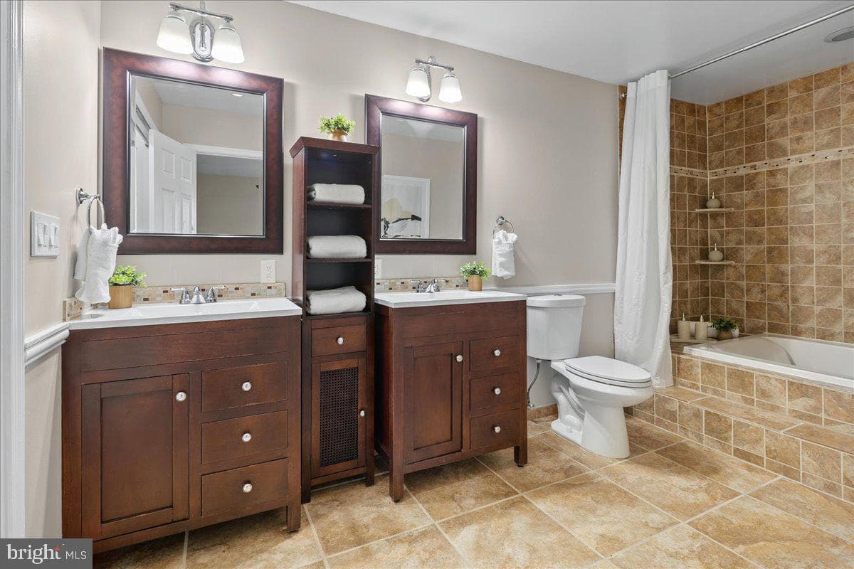 7588 Woodstown Drive photo 32