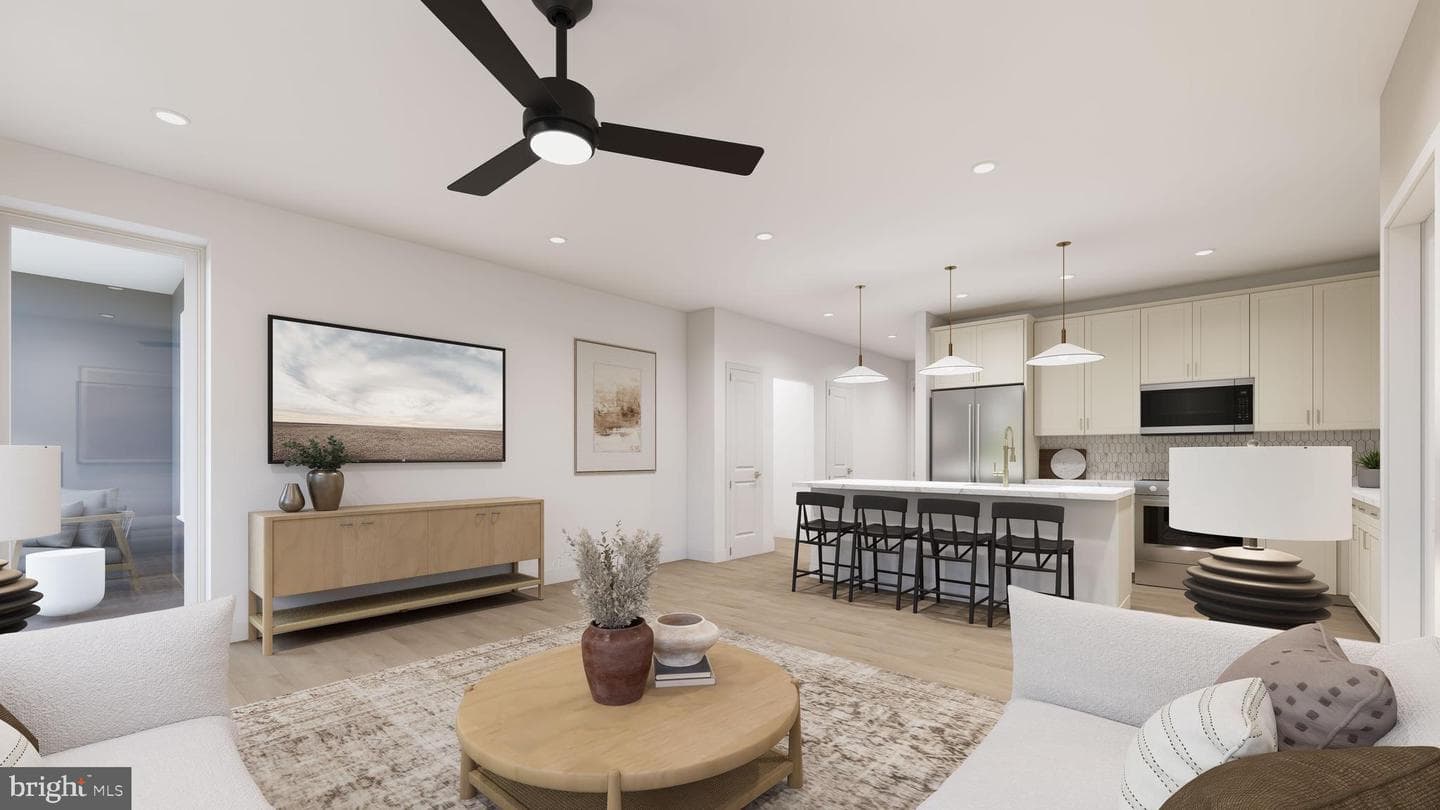 9475b Sprague Avenue #4, Fairfax