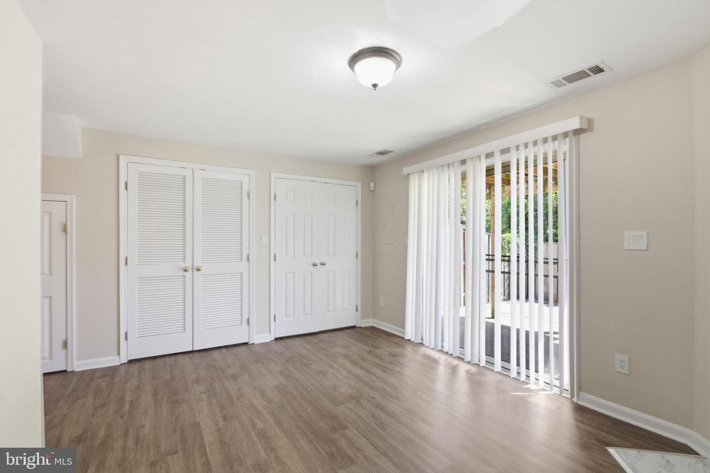 5504 Sacramento Mews Place photo 3