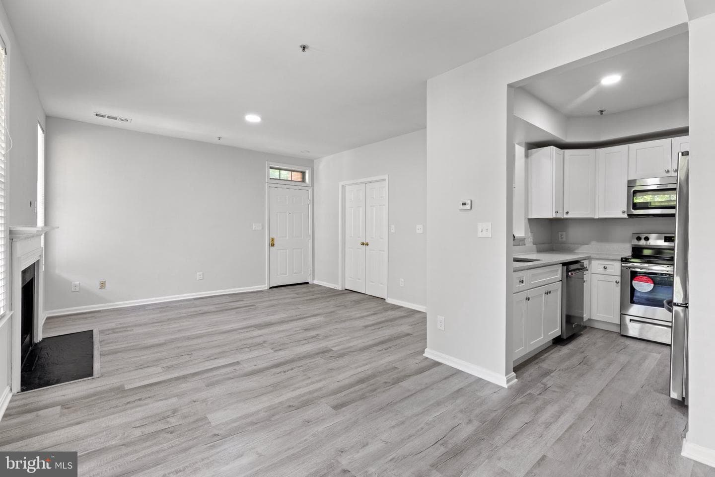 1318 Garden Wall Circle #213 photo 3