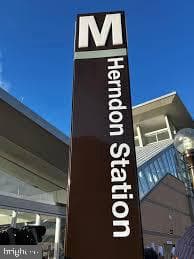 106 Meeting House Station Square photo 41