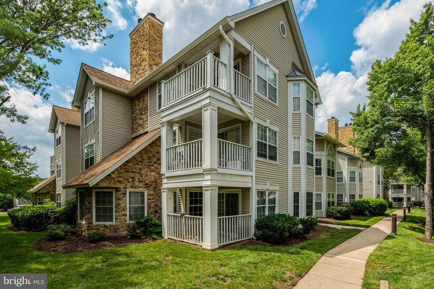 5632 Willoughby Newton Dr # 13, Centreville