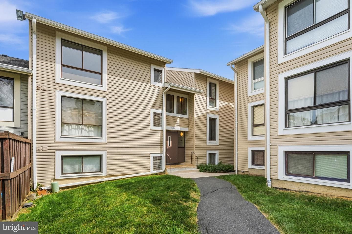 8604 Village Way #04/8604f, Alexandria