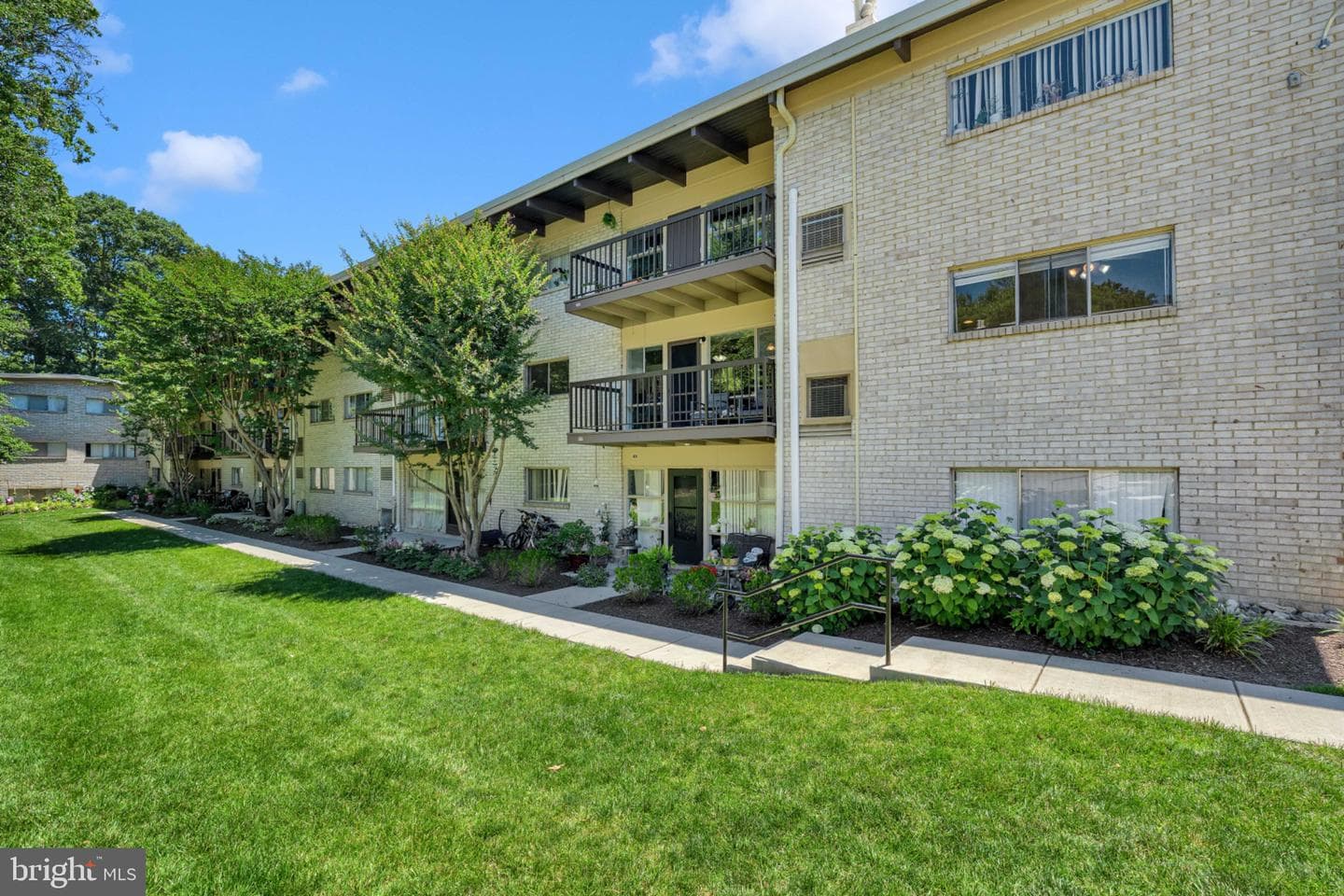 4943 Americana Drive #d-102 photo 31