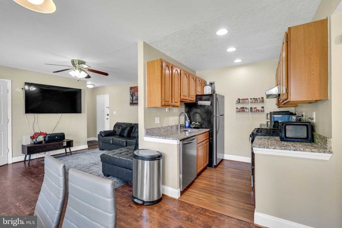 4943 Americana Drive #d-102 photo 8