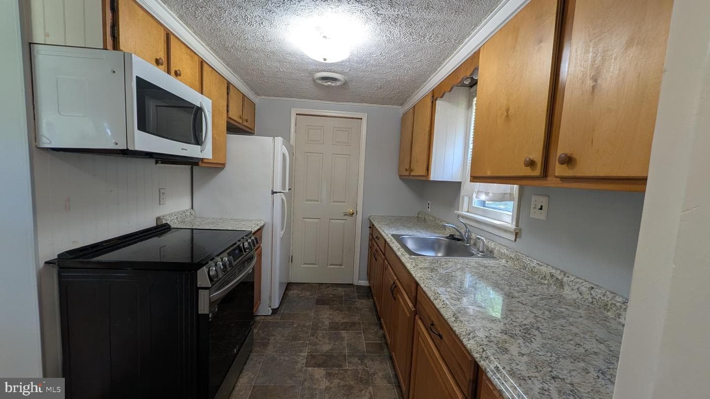 6497 Windham Avenue photo 19