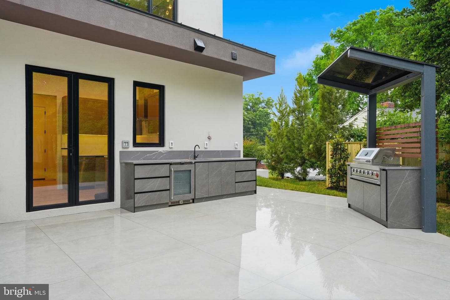 1803 Dumbarton Street photo 111