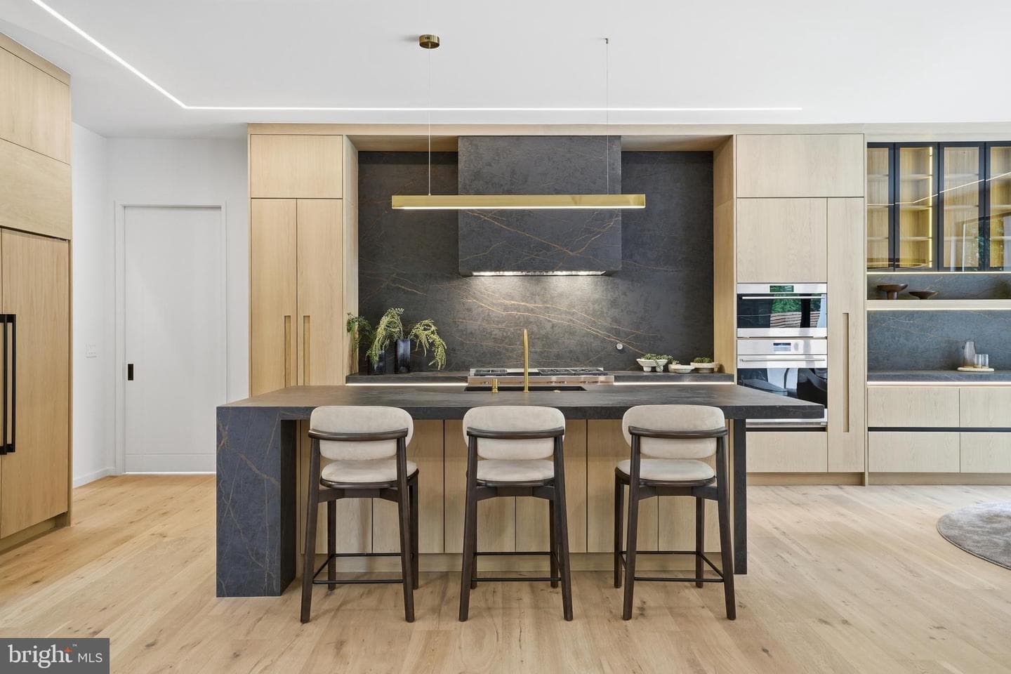 1803 Dumbarton Street photo 30