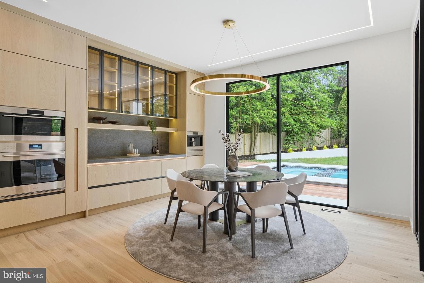 1803 Dumbarton Street photo 38