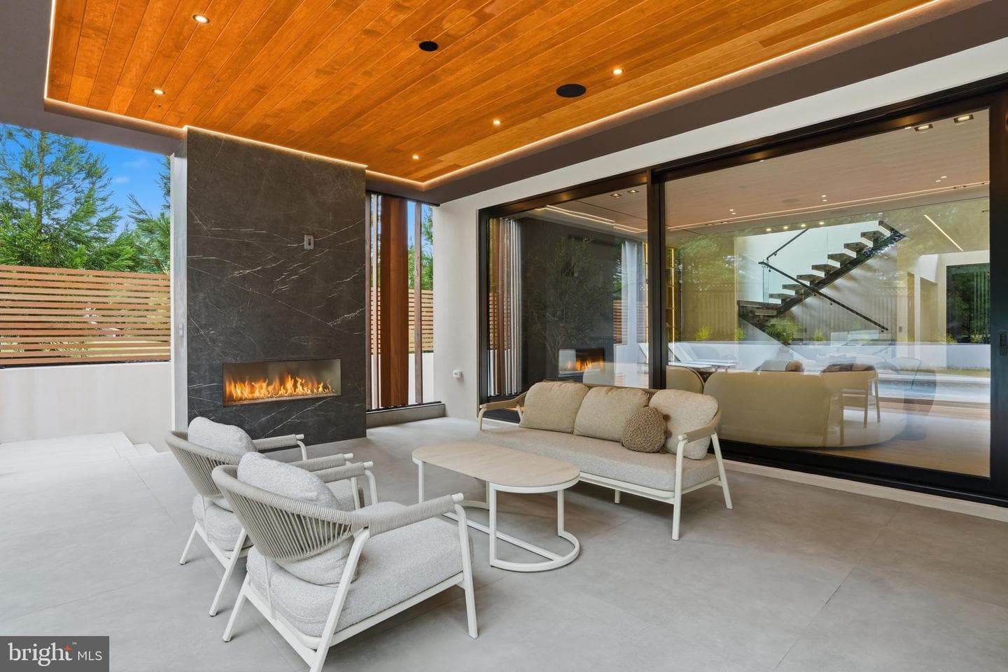 1803 Dumbarton Street photo 45