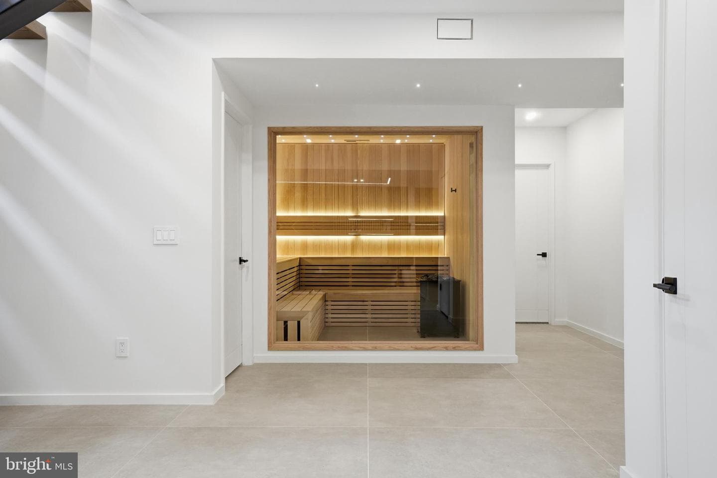 1803 Dumbarton Street photo 91