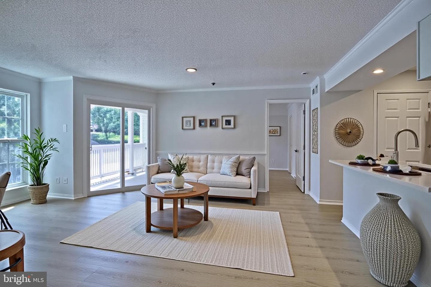 1524 Lincoln Way #211 photo 4