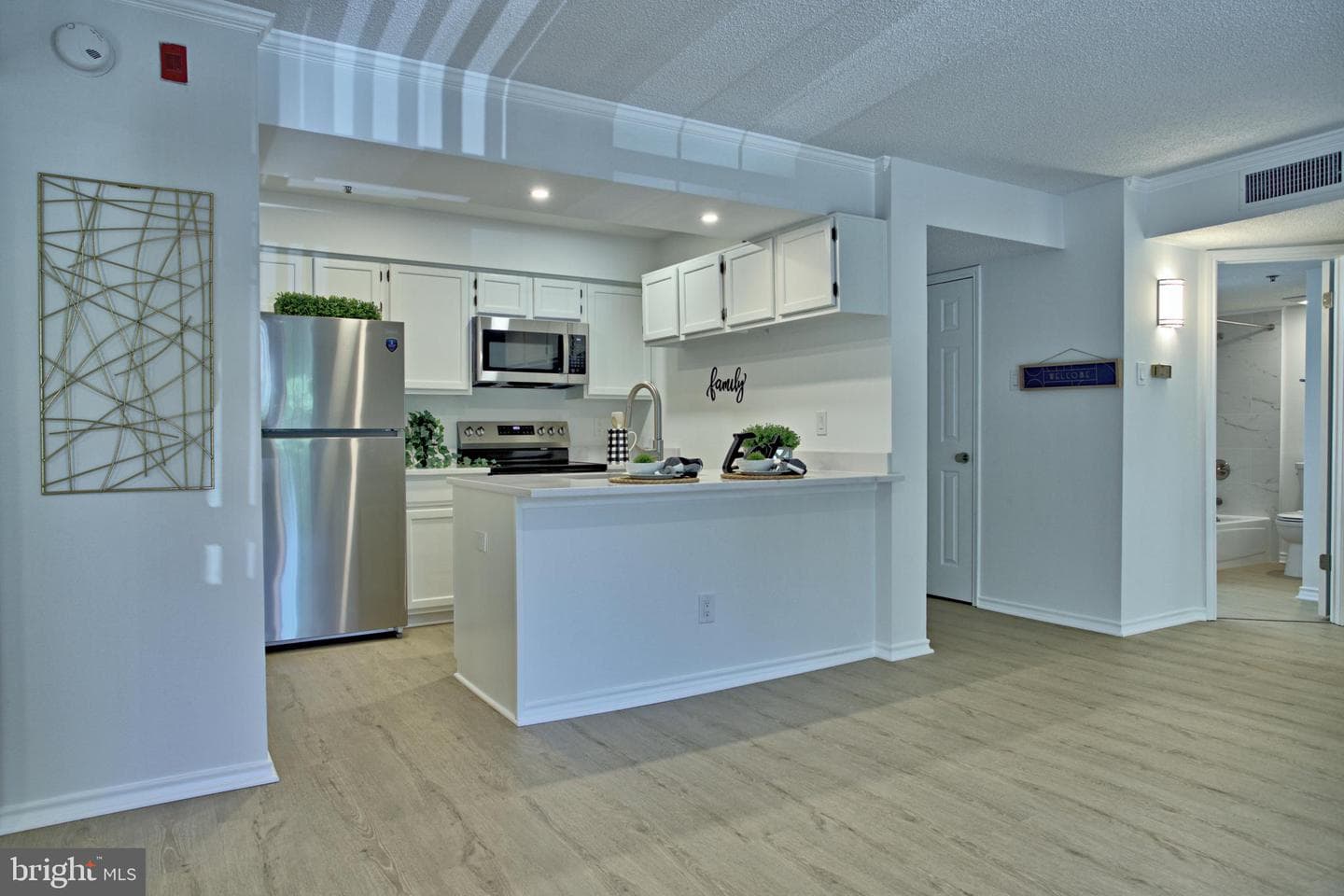 1524 Lincoln Way #211 photo 8