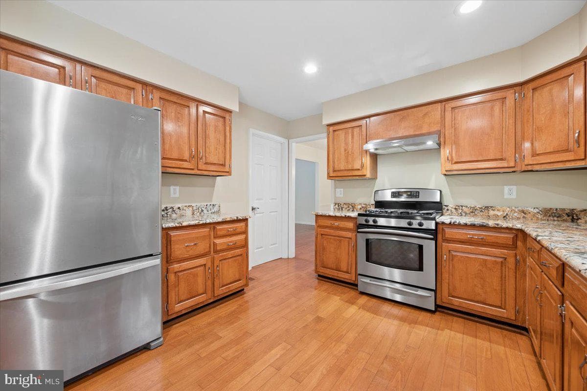 4655 Braddock Green Court photo 12