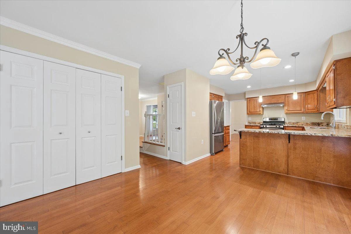 4655 Braddock Green Court photo 14