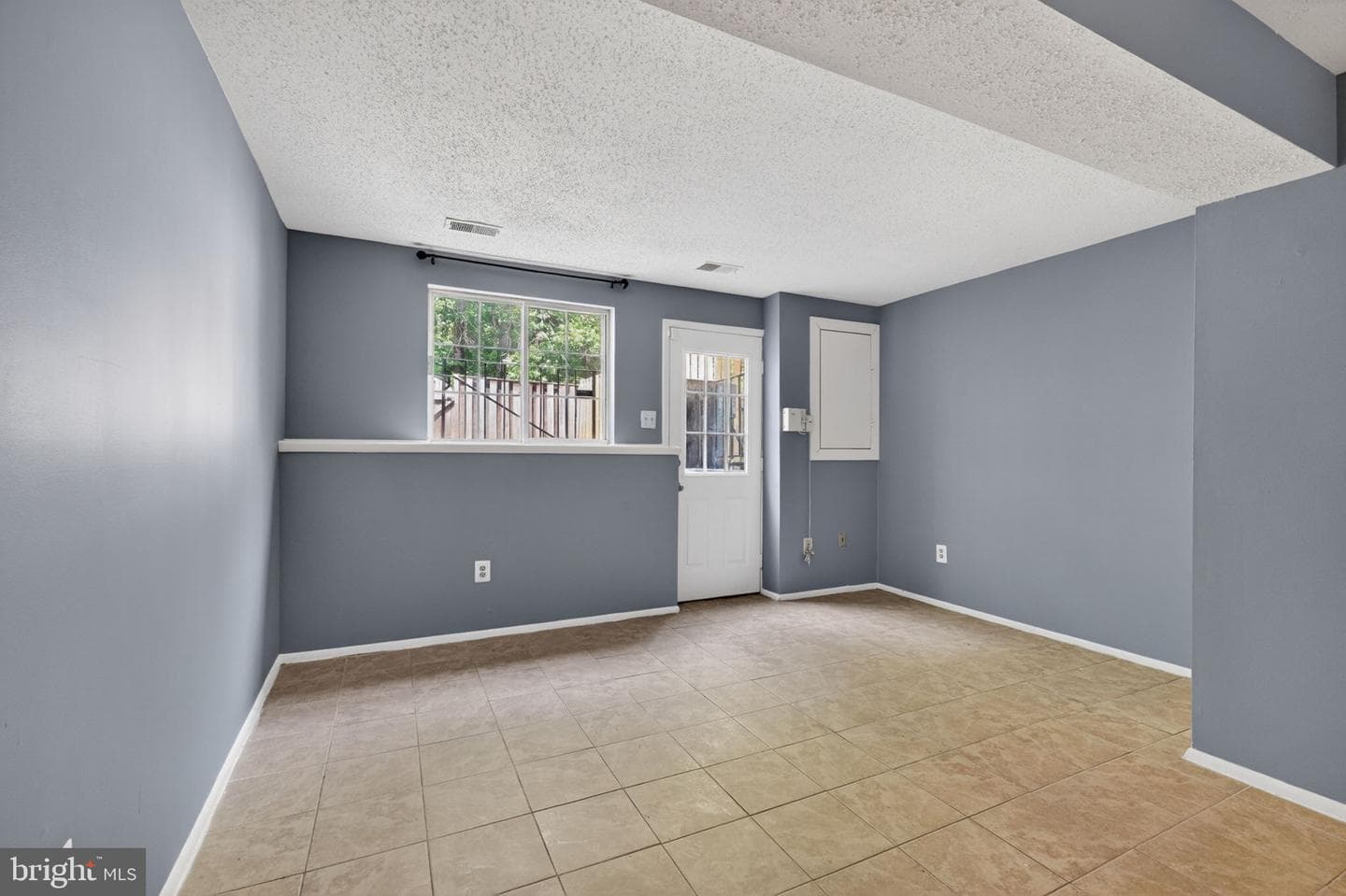 6844 Heatherway Court photo 29