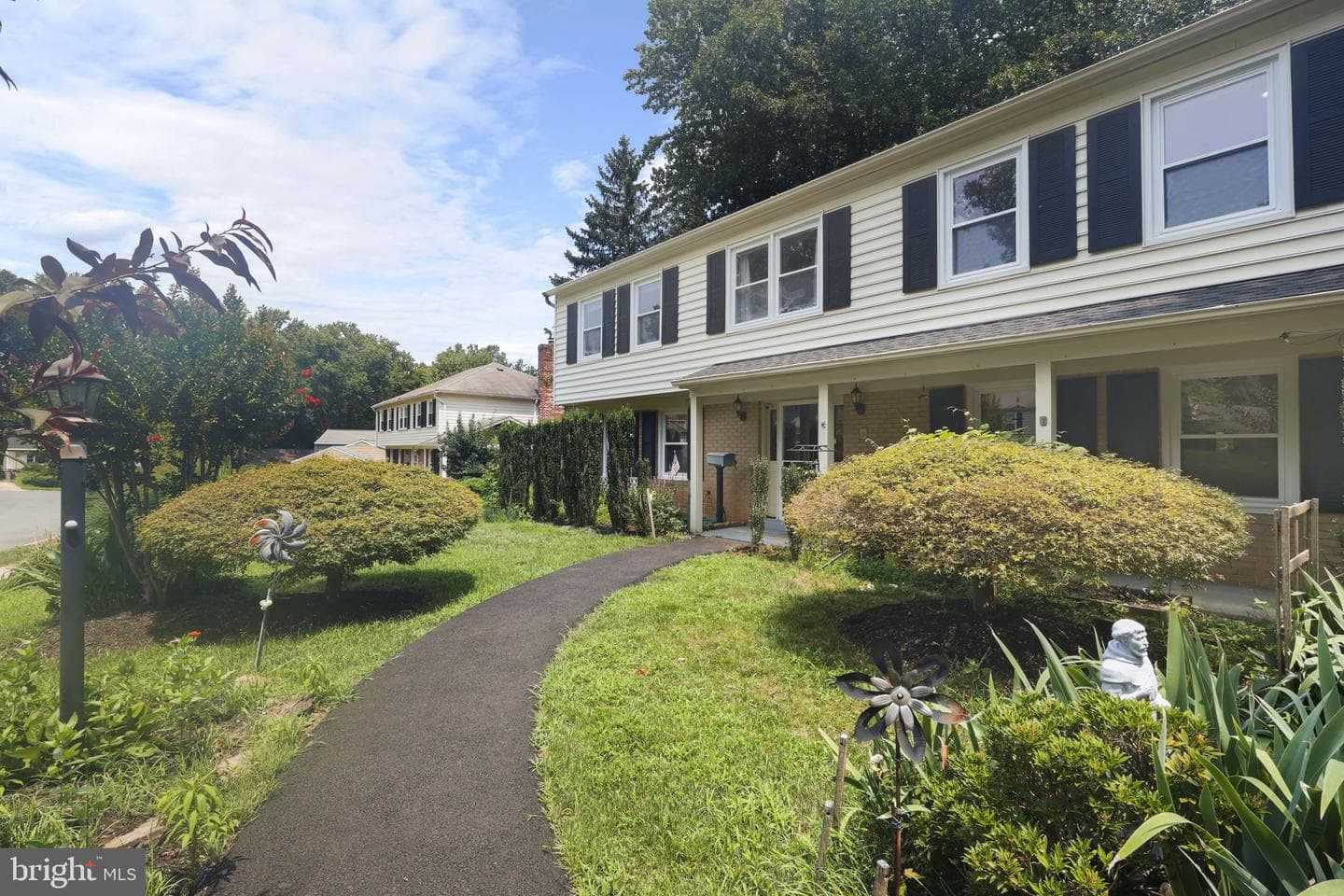 8418 Stone Gate Drive photo 4