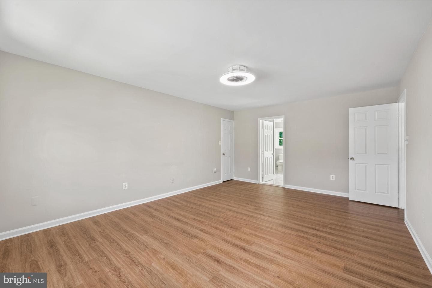 909 Broad Oaks Drive photo 17