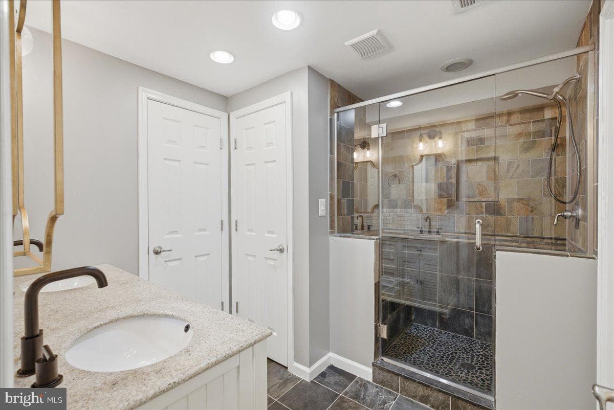 6452 Brickleigh Court photo 33
