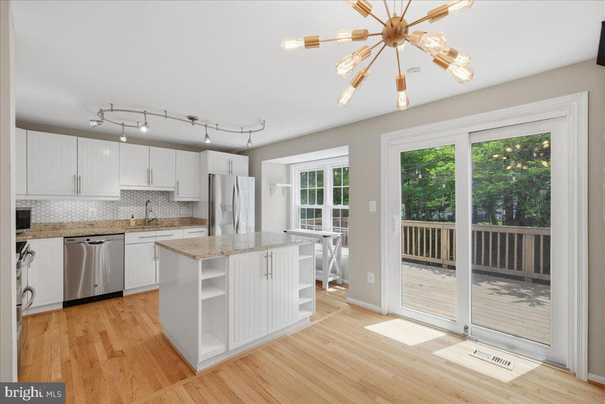 6452 Brickleigh Court photo 8