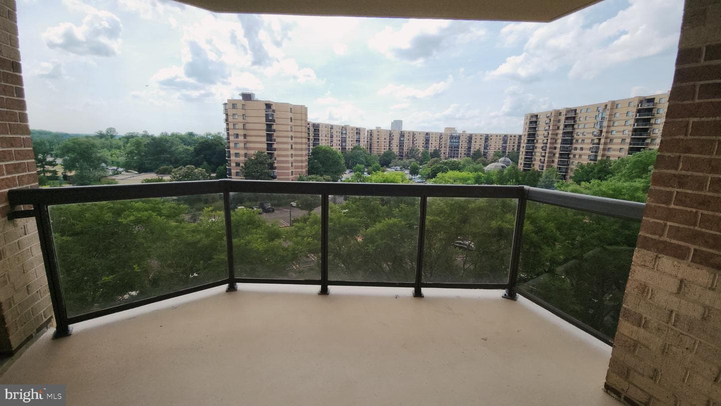 8340 Greensboro Drive #509 photo 27