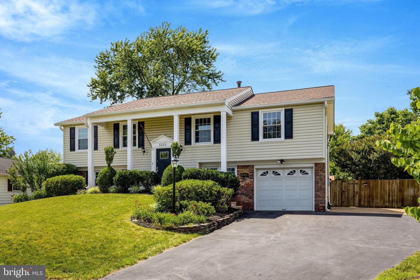 4224 Minstrell Lane photo 3