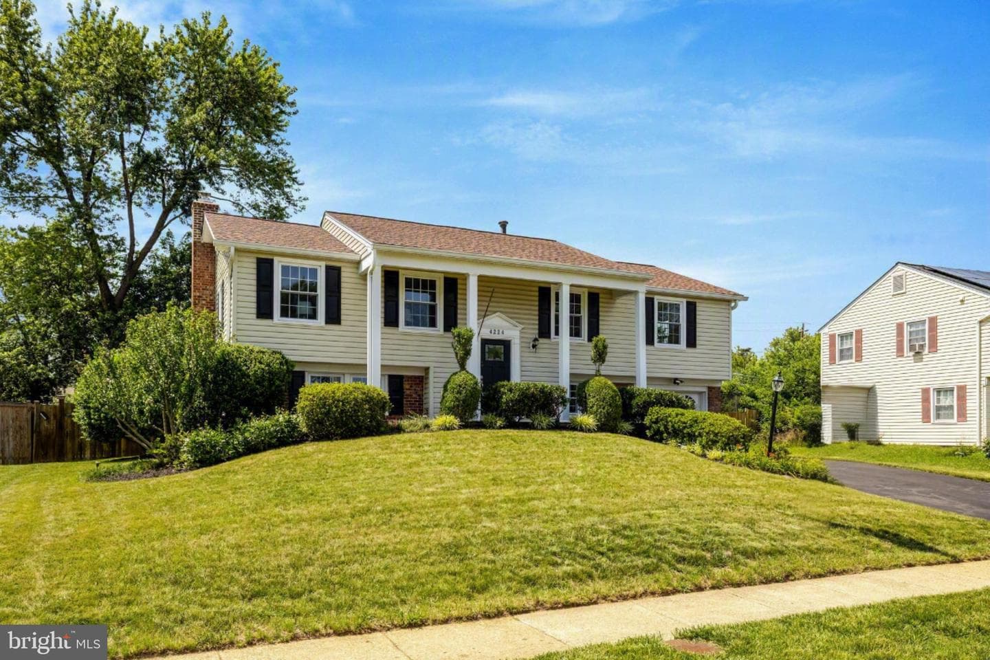 4224 Minstrell Lane photo 4