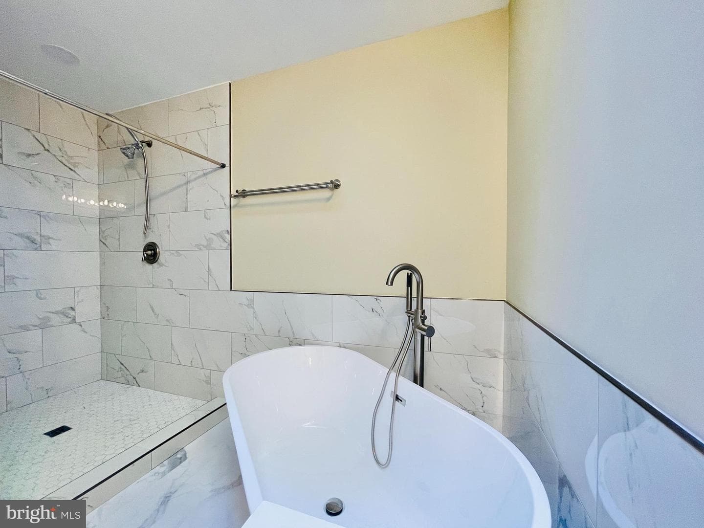 7227 Devereux Court photo 7