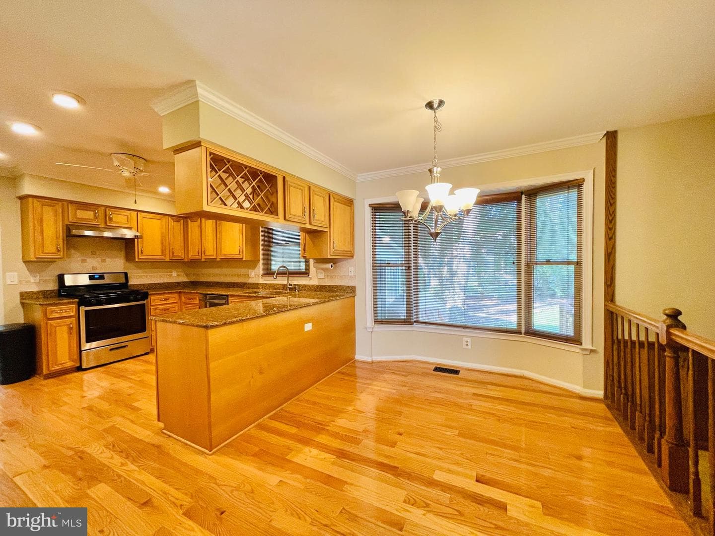 7227 Devereux Court photo 8