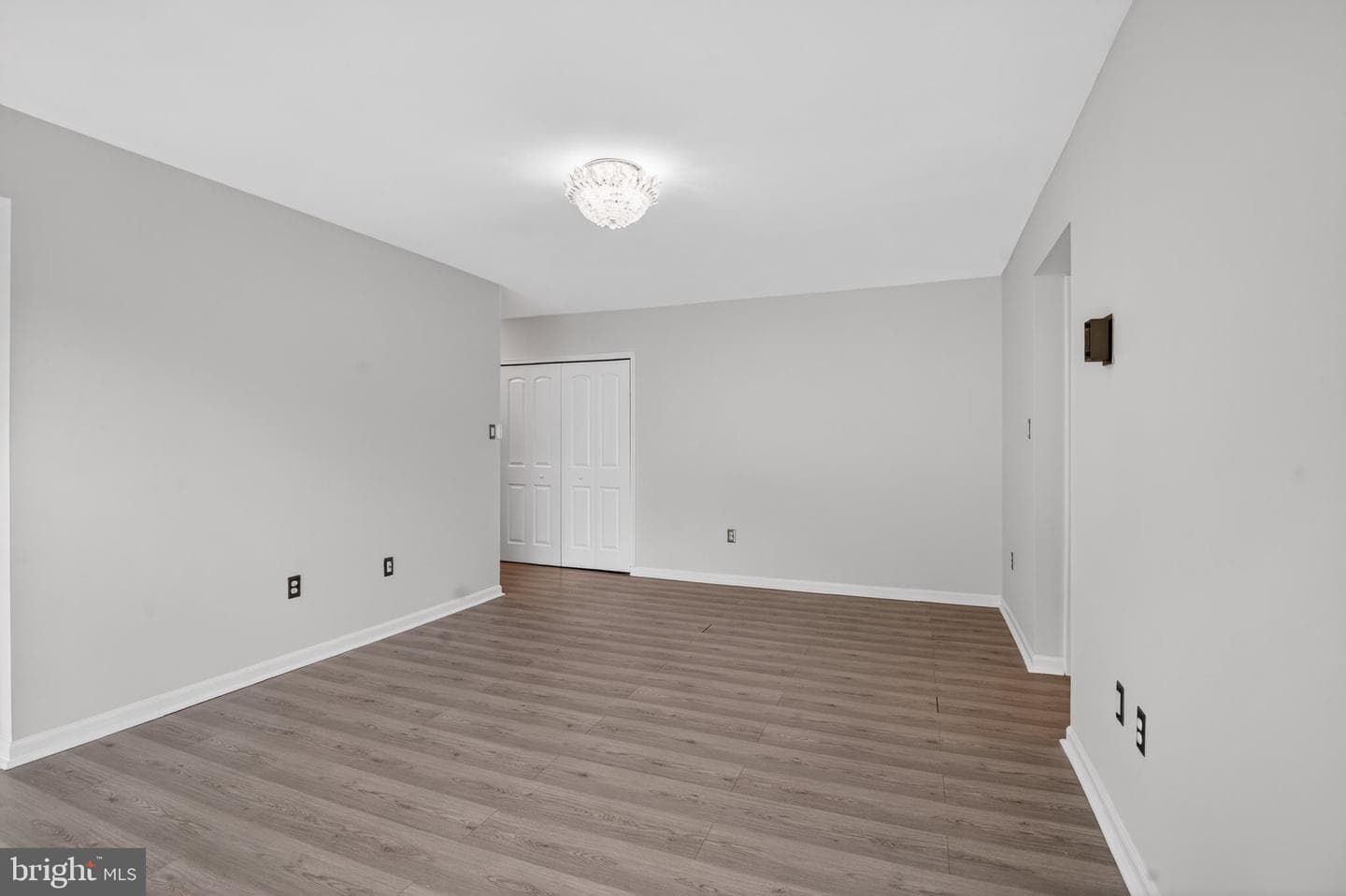 9702 Kingsbridge Drive #302 photo 10
