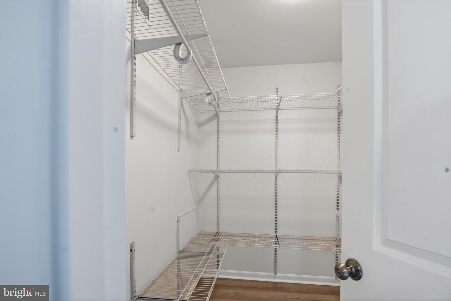 9702 Kingsbridge Drive #302 photo 16