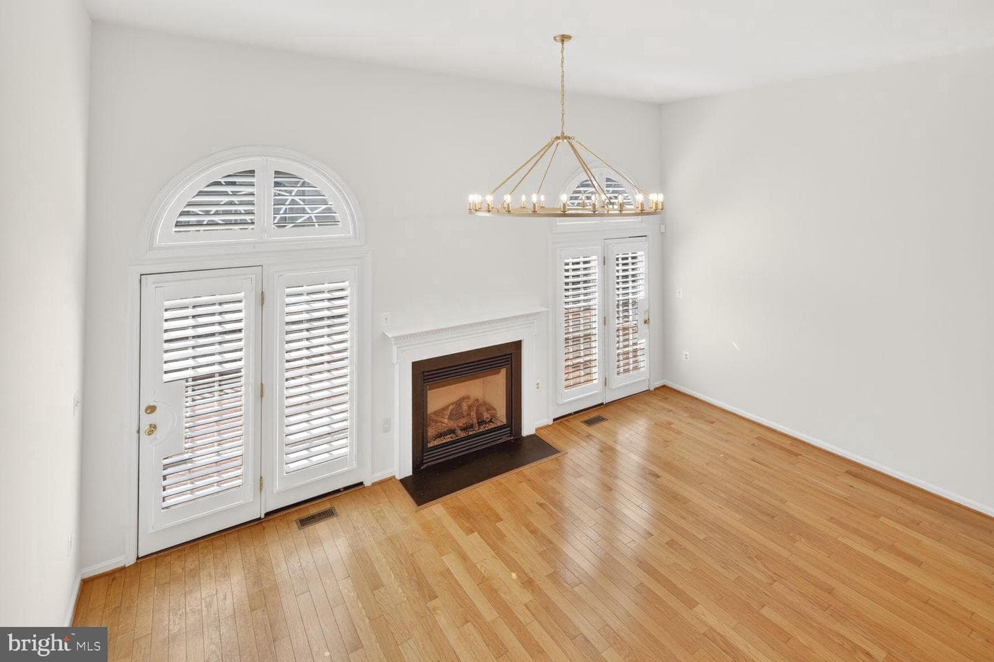 7025 Bentley Mill Place photo 4