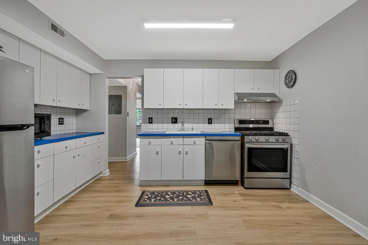 1663 Parkcrest Circle #200 photo 14