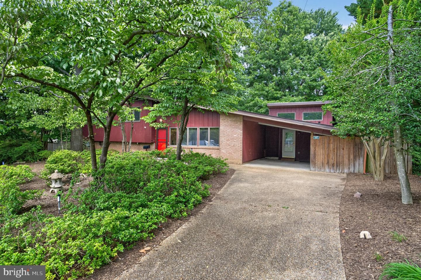 6018 Ridge View Drive photo 2