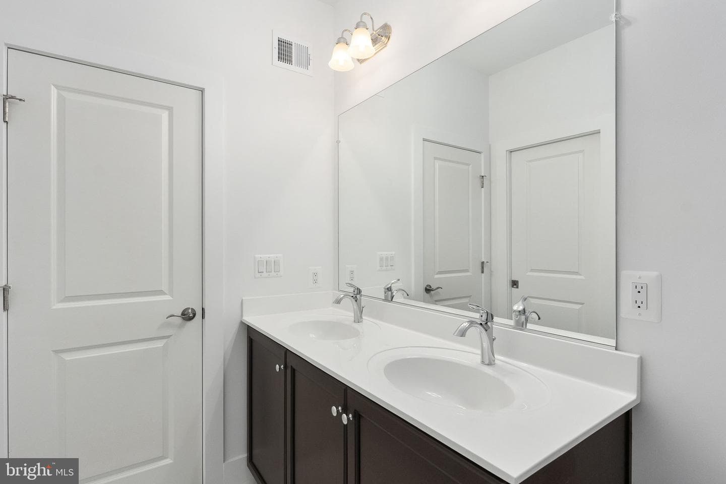 8458 Begonia Lane photo 34