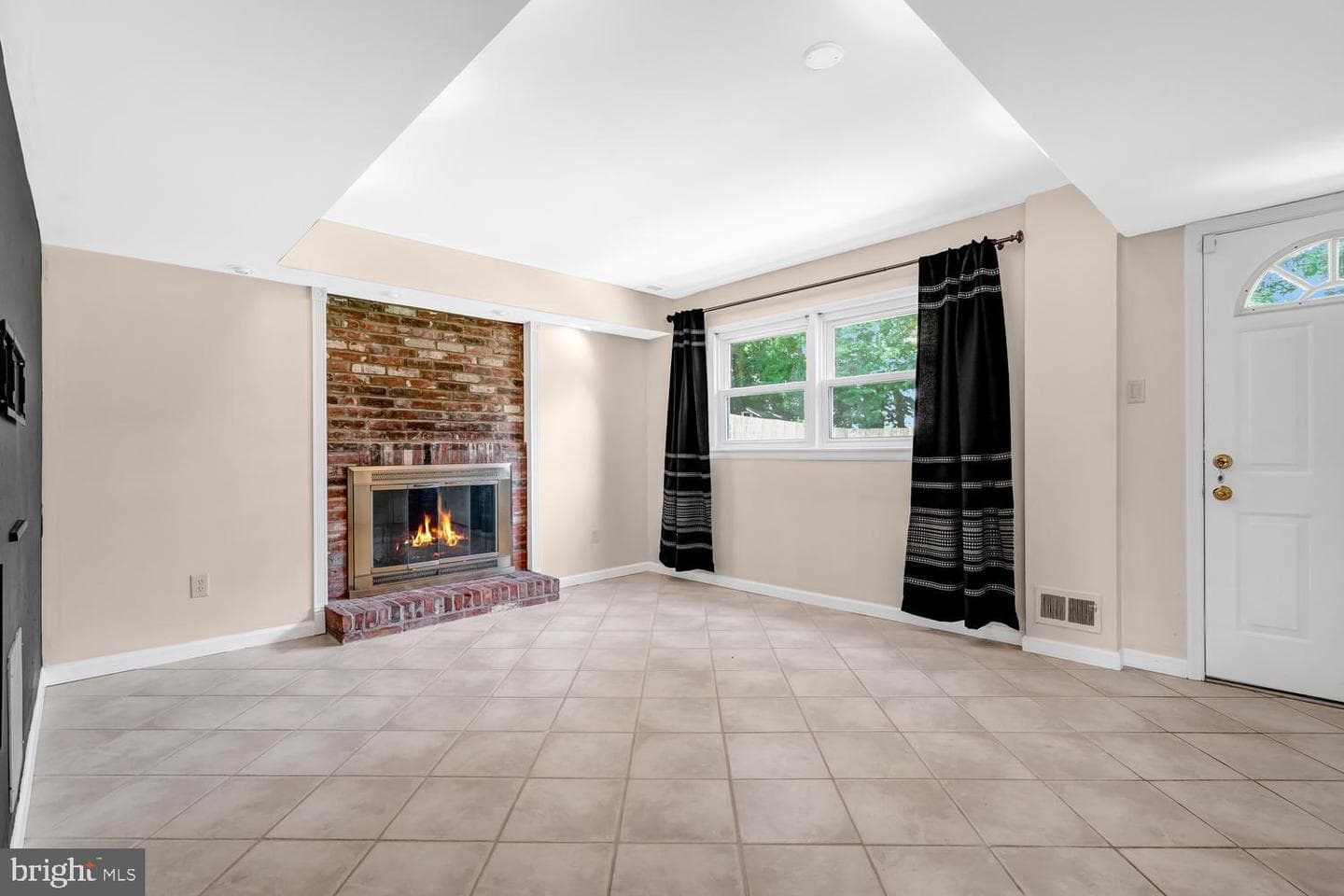 8406 Wagon Wheel Road photo 4