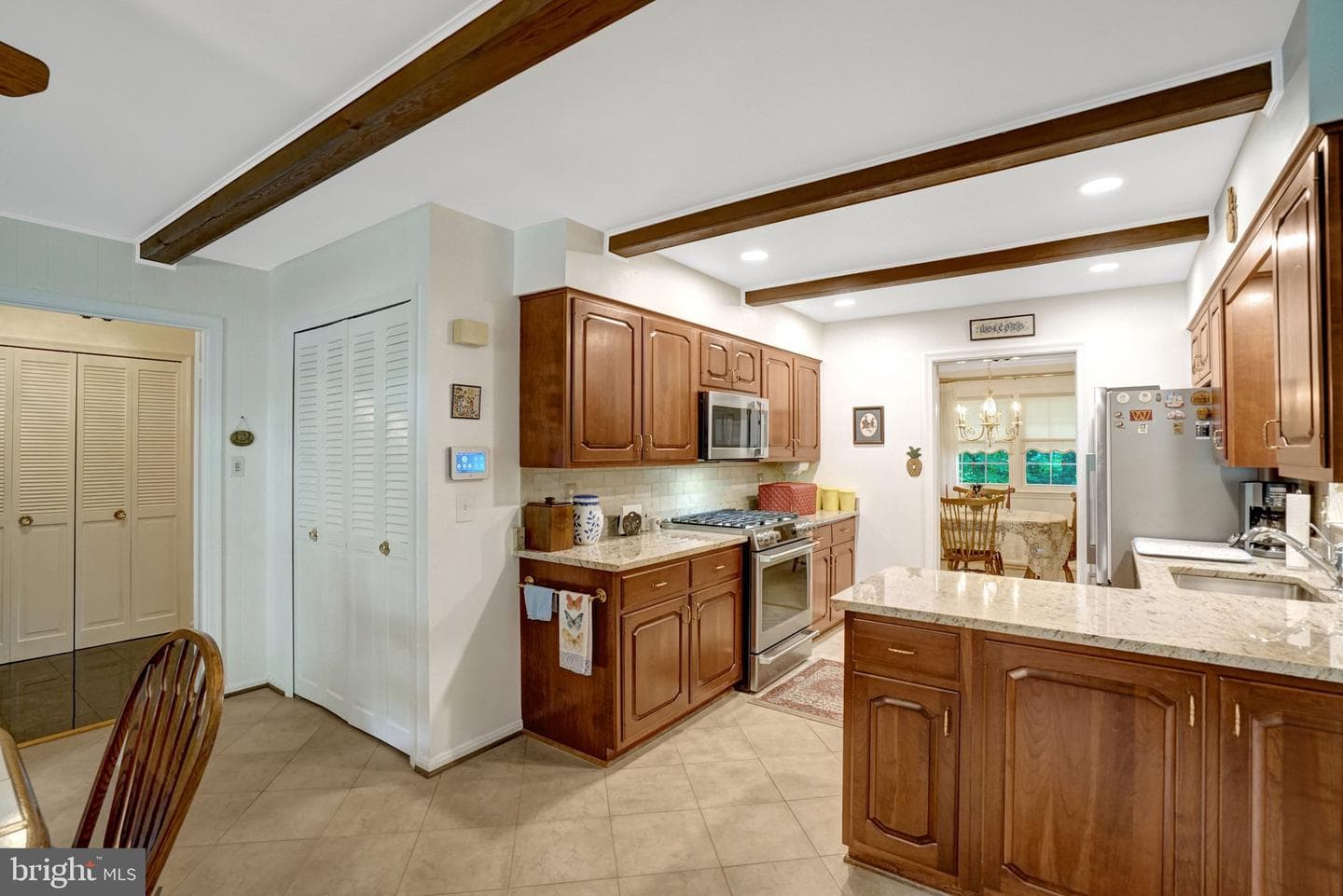8422 Georgian Way photo 3