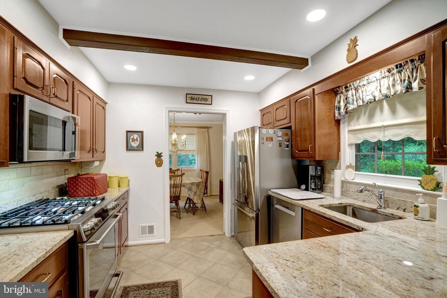 8422 Georgian Way photo 4