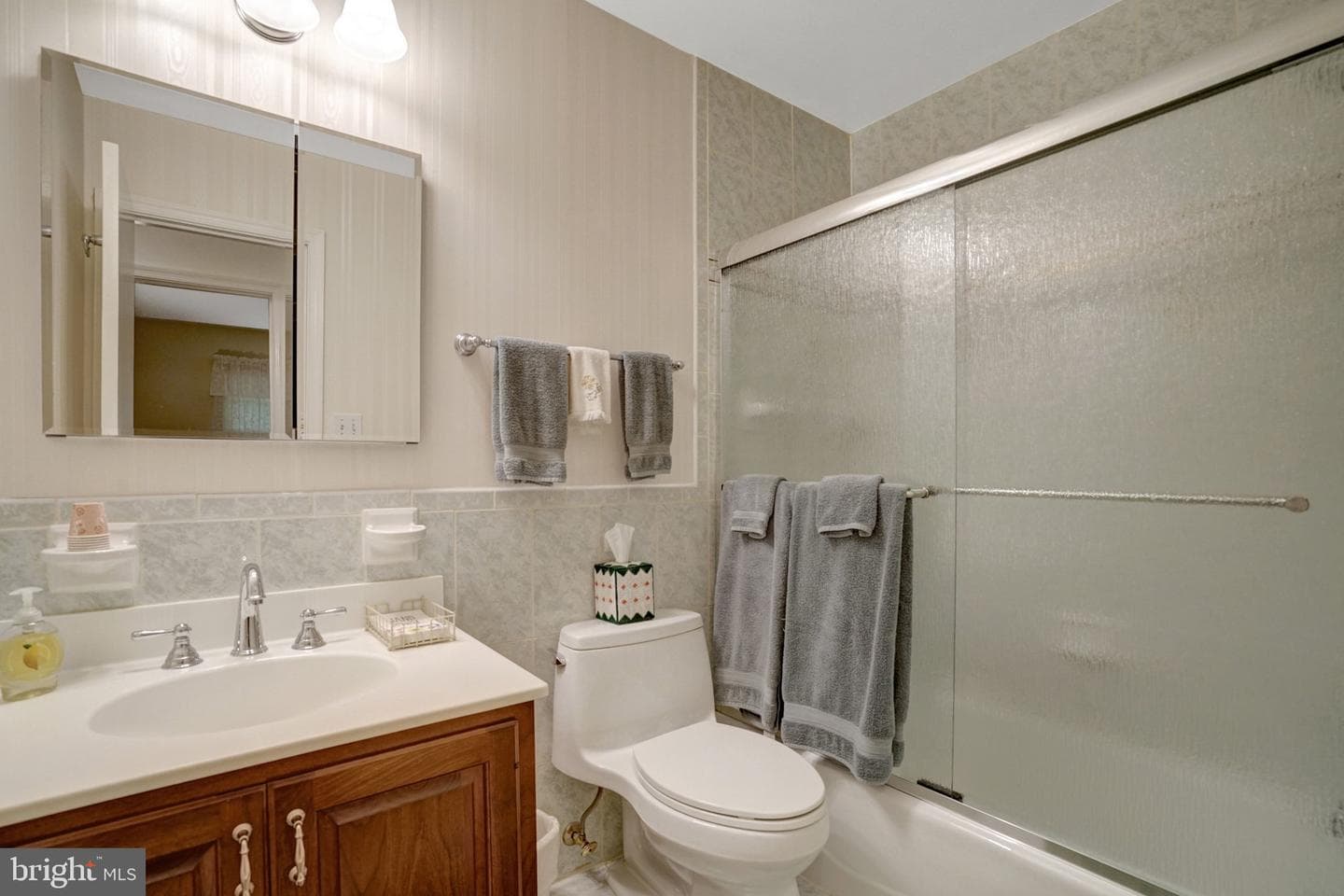 8422 Georgian Way photo 43