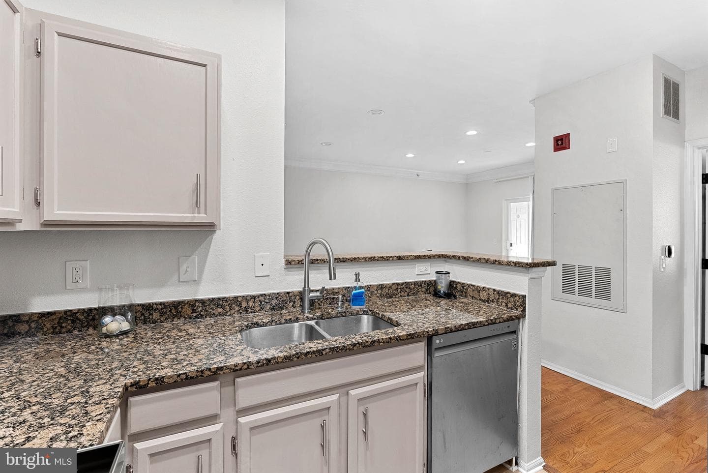 1521 Spring Gate Drive #10406 photo 12