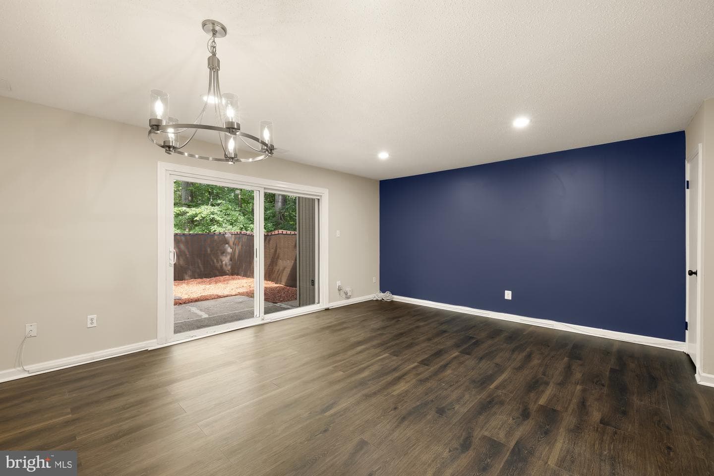2240 Southgate Square photo 5