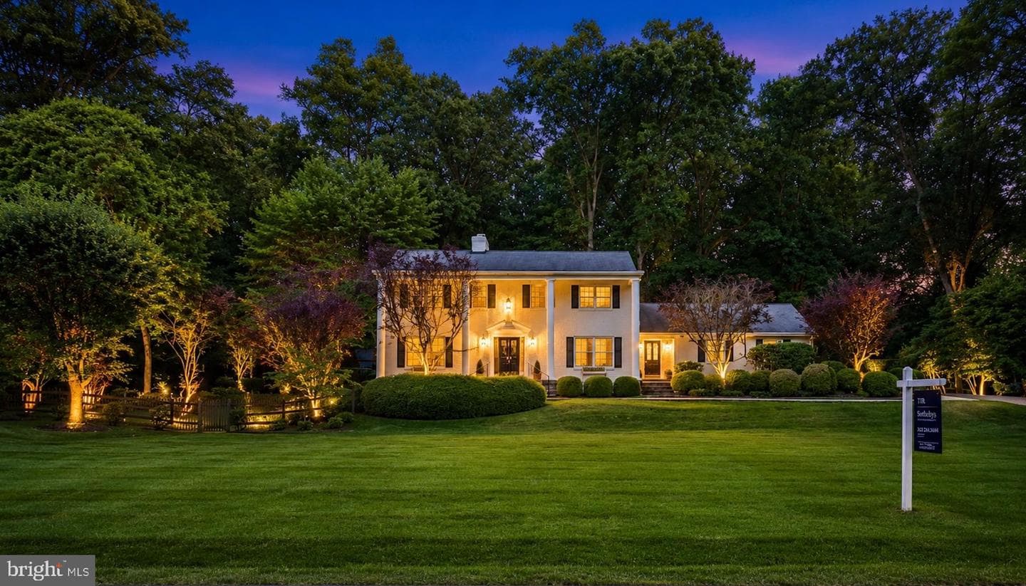 304 Chesapeake Drive, Great Falls