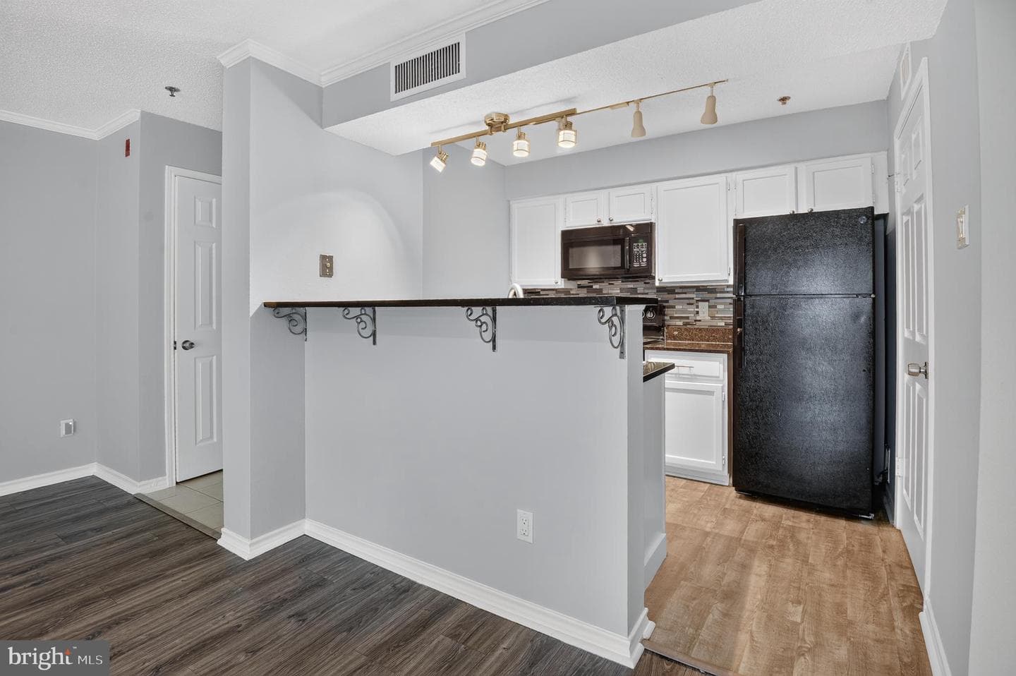 1504 Lincoln Way # 308 photo 11